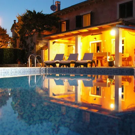 Casa Bepi Mit Pool In Ruhiger Lage Casa de Férias
