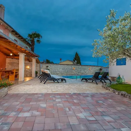 Casa Bepi Mit Pool In Ruhiger Lage Casa de Férias